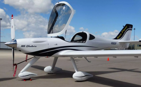 Электросамолет Sun Flyer 2 впервые поднялся в воздух