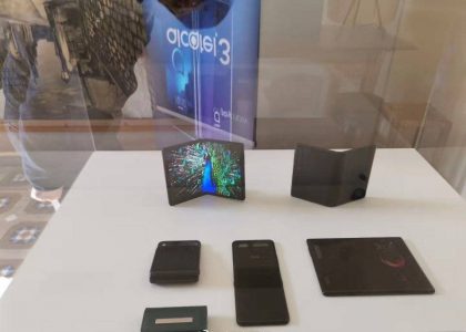 Фотогалерея: сгибаемые смартфоны TCL на выставке MWC 2019