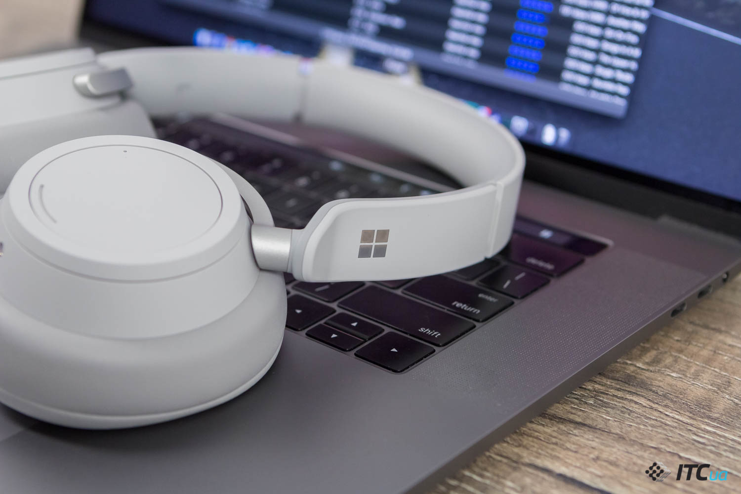 Surface Headphones — обзор наушников Microsoft