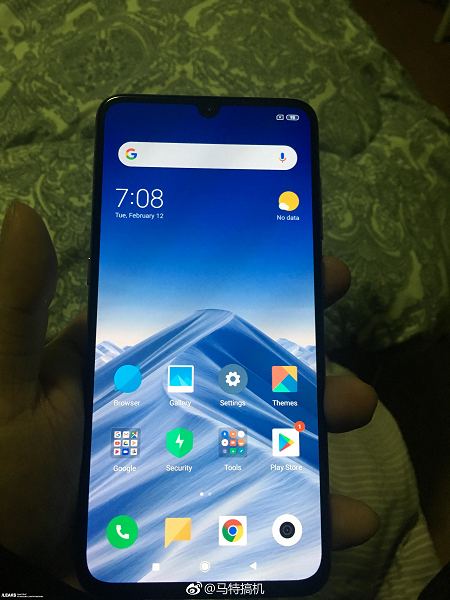 Официально: Смартфон Xiaomi Mi 9 представят в один день с Samsung Galaxy S10 и Samsung Galaxy Fold 20 февраля [Живые фото новинки]