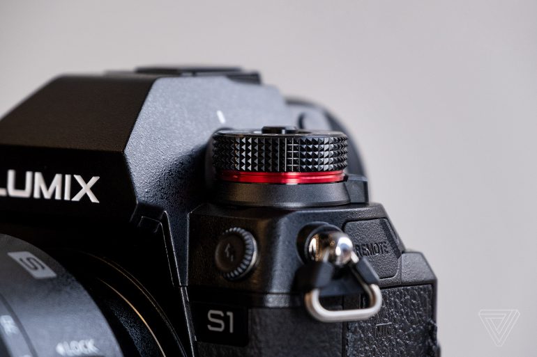 Panasonic анонсировала полнокадровые беззеркальные камеры Lumix S1 и Lumix S1R по цене от $2500
