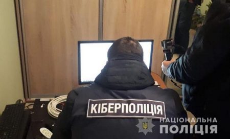 Киберполиция Украины разоблачила киевлянина, который создал и администрировал 56 пиратских онлайн-кинотеатров