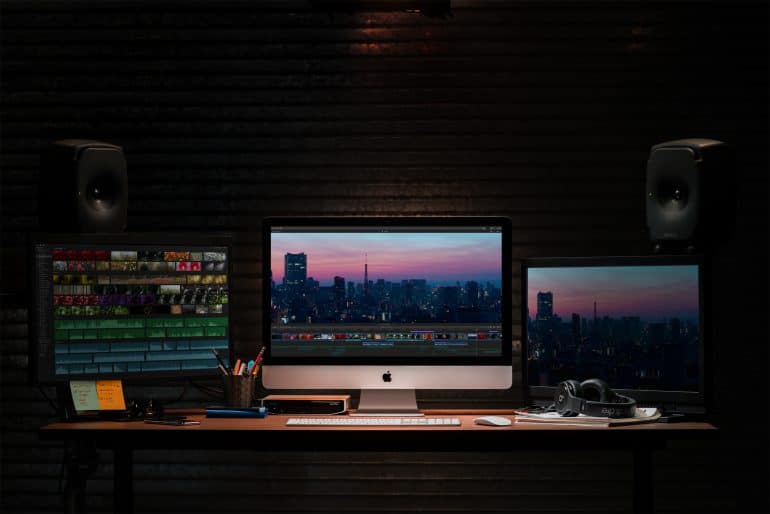 Apple (впервые за два года) обновила моноблоки iMac: новые CPU Intel, видеокарты AMD Radeon Pro Vega и 64 ГБ ОЗУ. Топовая конфигурация стоит $5250