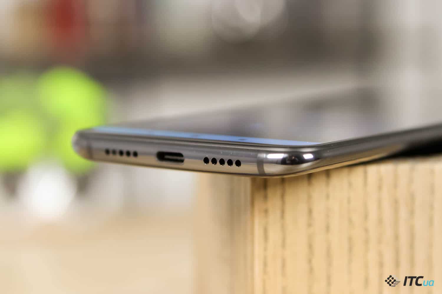 Xiaomi Mi 9: топовый процессор и обновленная камера