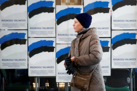 Почти половина избирателей на недавних парламентских выборах в Эстонии проголосовала через интернет