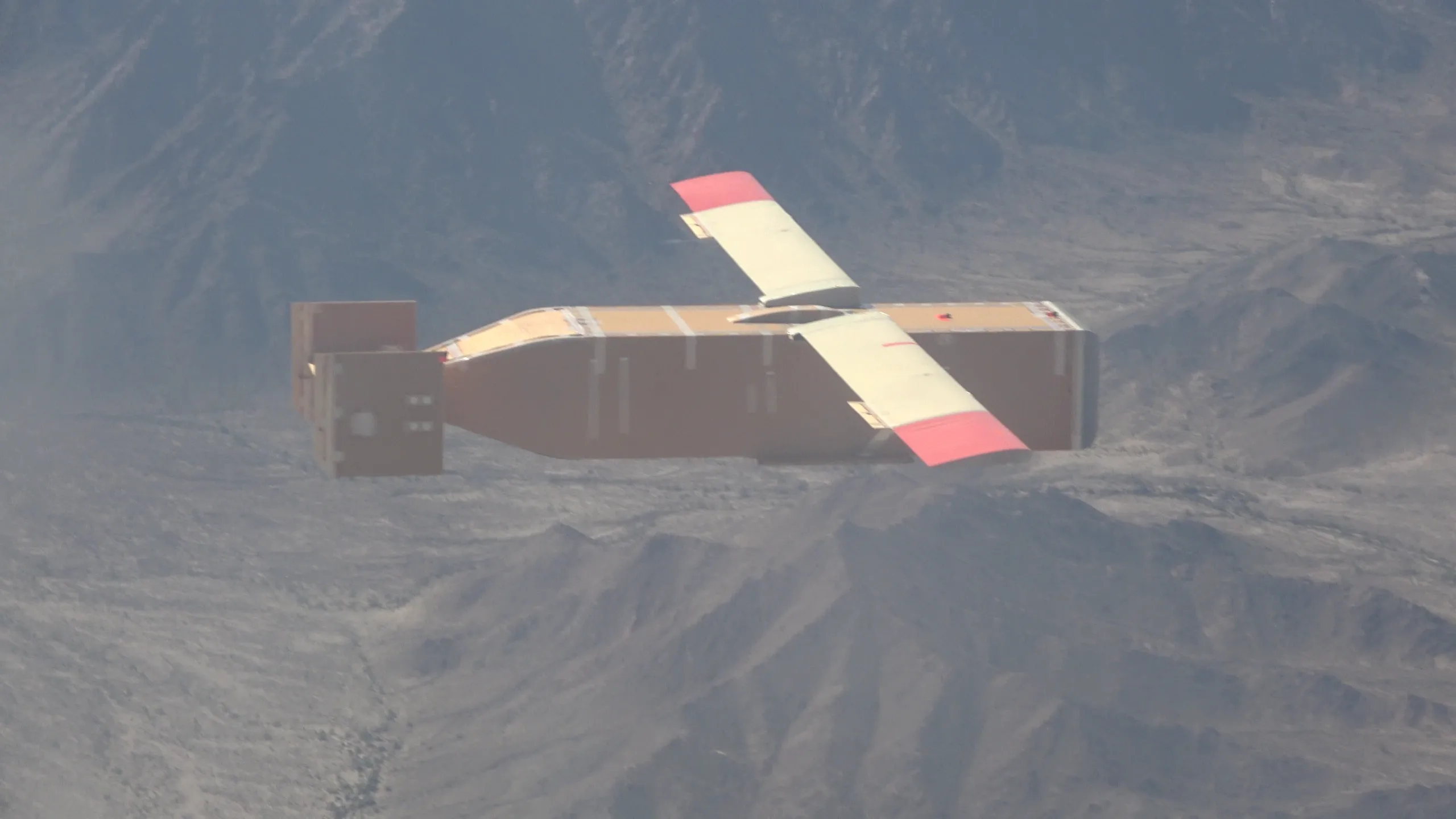 Logistics Gliders испытала одноразовые грузовые беспилотники, выполненные из фанеры