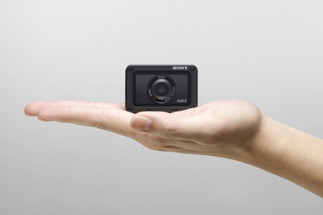 Sony анонсировала защищённую экшен-камеру RX0 II по цене $700