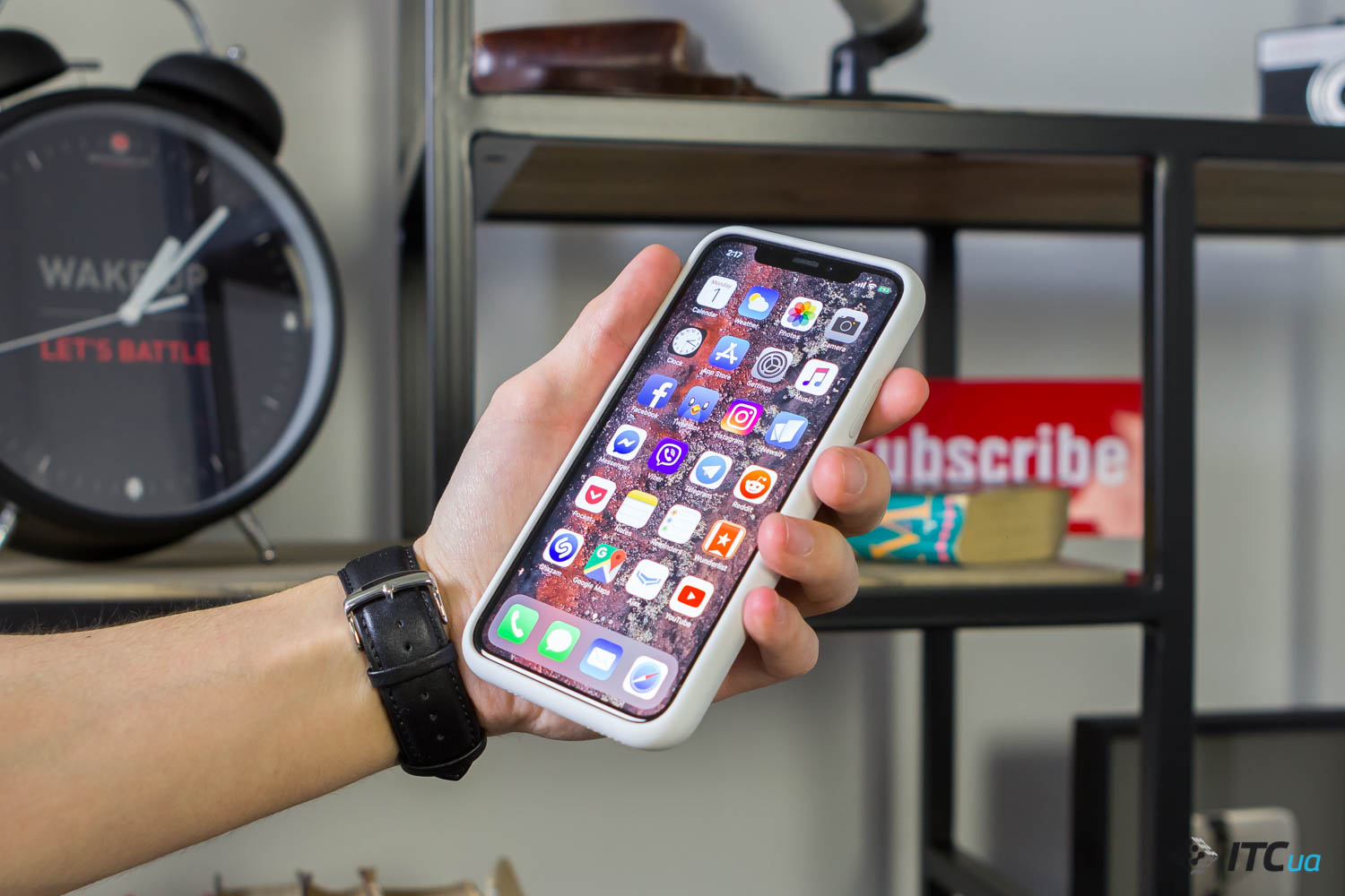 Apple Smart Battery Case — обзор чехла с аккумулятором для iPhone Xs
