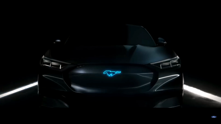 Ford запатентовал имя "Mustang Mach-E" и новый логотип с галопирующим жеребцом для будущего электрокроссовера или гибридного Mustang (плюс свежий рендер новинки)