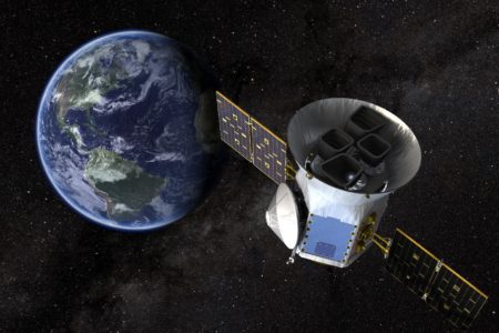 Космический телескоп TESS открыл свою первую экзопланету земного типа
