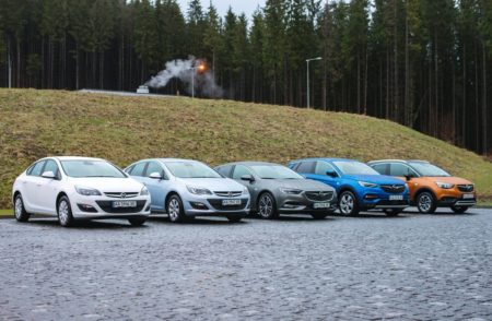 «Перезагрузка» Opel в Украине: первый тест-драйв Astra Sedan, Insignia, Crossland X
