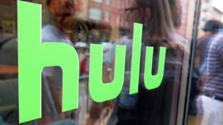 Disney берёт полный контроль над стриминговым сервисом Hulu, договорившись с Comcast о выкупе его доли