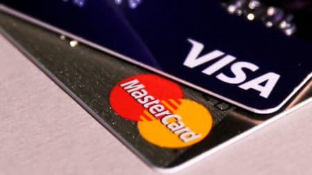 Венесуэла откажется от карт Visa и MasterCard