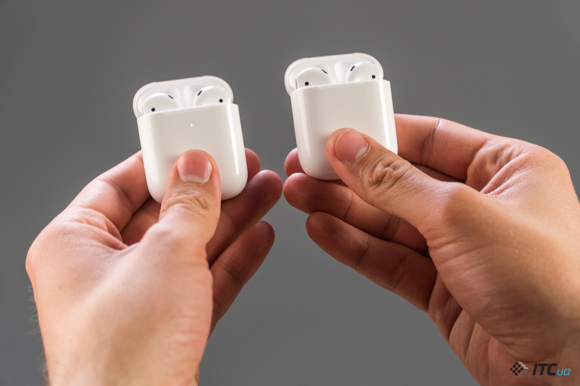 Apple AirPods 2: новый чип и беспроводная зарядка в привычном корпусе
