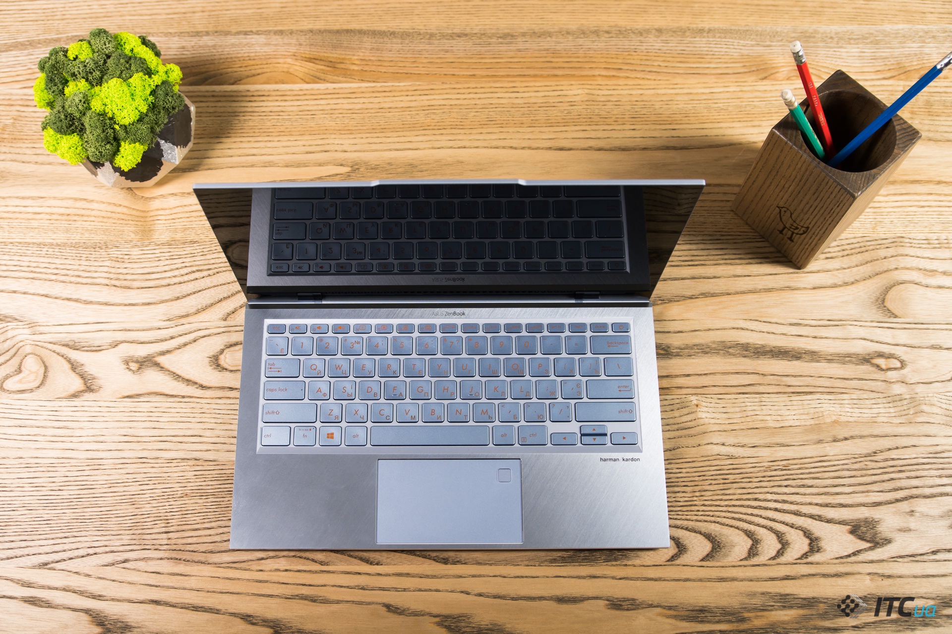 ZenBook S13 - ASUS compact laptop review