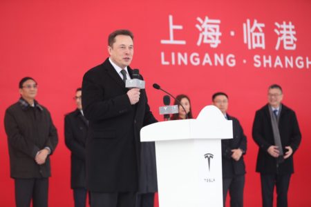 Tesla начала принимать предварительные заказы на китайские Model 3
