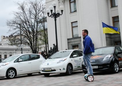 В апреле украинцы приобрели 535 электромобилей, что на 67% выше прошлогодних показателей. Новые Jaguar I-Pace вышли на пятое место рейтинга, почти догнав Renault Zoe