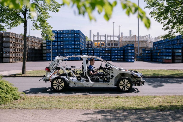Volkswagen представил шоукар eGon, который позволяет на практике оценить технологичность электромобилей компании