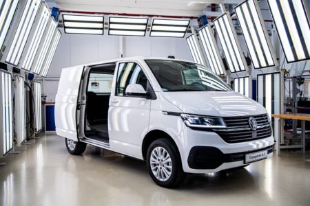 Коммерческие авто Volkswagen: сегодня – обновление Transporter T6.1, завтра – электро-«бус» e-Crafter