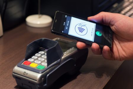 Mastercard: Платежными приложениями пользуются 58% украинцев, при этом 87% готовы поменять физическую банковскую карту на мобильное устройство с возможностью оплаты [инфографика]