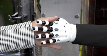 В MIT создали новый ИИ-алгоритм, который наделяет роботов способностью «чувствовать» объект, просто взглянув на него