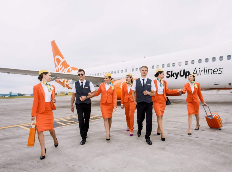 Украинский лоукостер SkyUp запустил два внутренних авиарейса в Одессу из Киева и Харькова с билетами от 500 грн