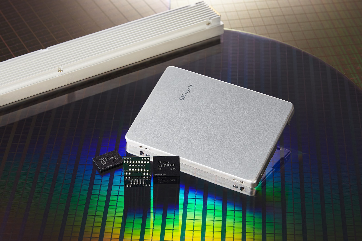 SK Hynix начала серийный выпуск первой в мире 128-слойной флэш-памяти 4D NAND
