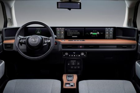 Электромобиль Honda e получит цифровую приборную панель из пяти экранов, умный голосовой ассистент и приложение-ключ [видео]