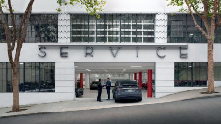 В Польше появился официальный сервисный центр Tesla