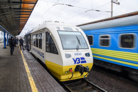 В «Укрзалізниці» считают, что инвестировать в поезда, двигающиеся со скоростью 250 км/ч и выше, сейчас нецелесообразно