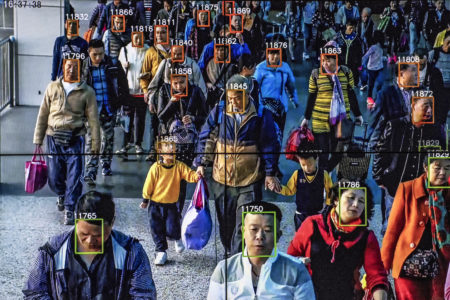 В Гонконге протестующие «атакуют» полицию лазерами, чтобы «ослепить» систему распознавания лиц