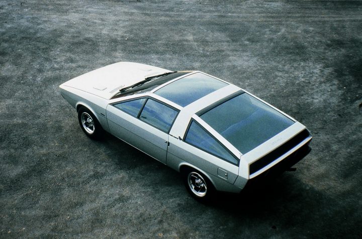 Hyundai привезет на Франкфуртское автошоу концепт электромобиля "45", выполненный в ретро-стиле 70-х годов прошлого века