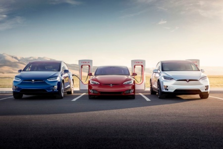 «Всё ближе к Украине»: Tesla объявила о начале продаж электромобилей в Польше, Венгрии, Румынии и Словении