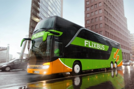 Автобусный лоукостер FlixBus объявил о партнерстве с Gunsel и запуске трех новых рейсов из Киева в Прагу, Варшаву и Вроцлав