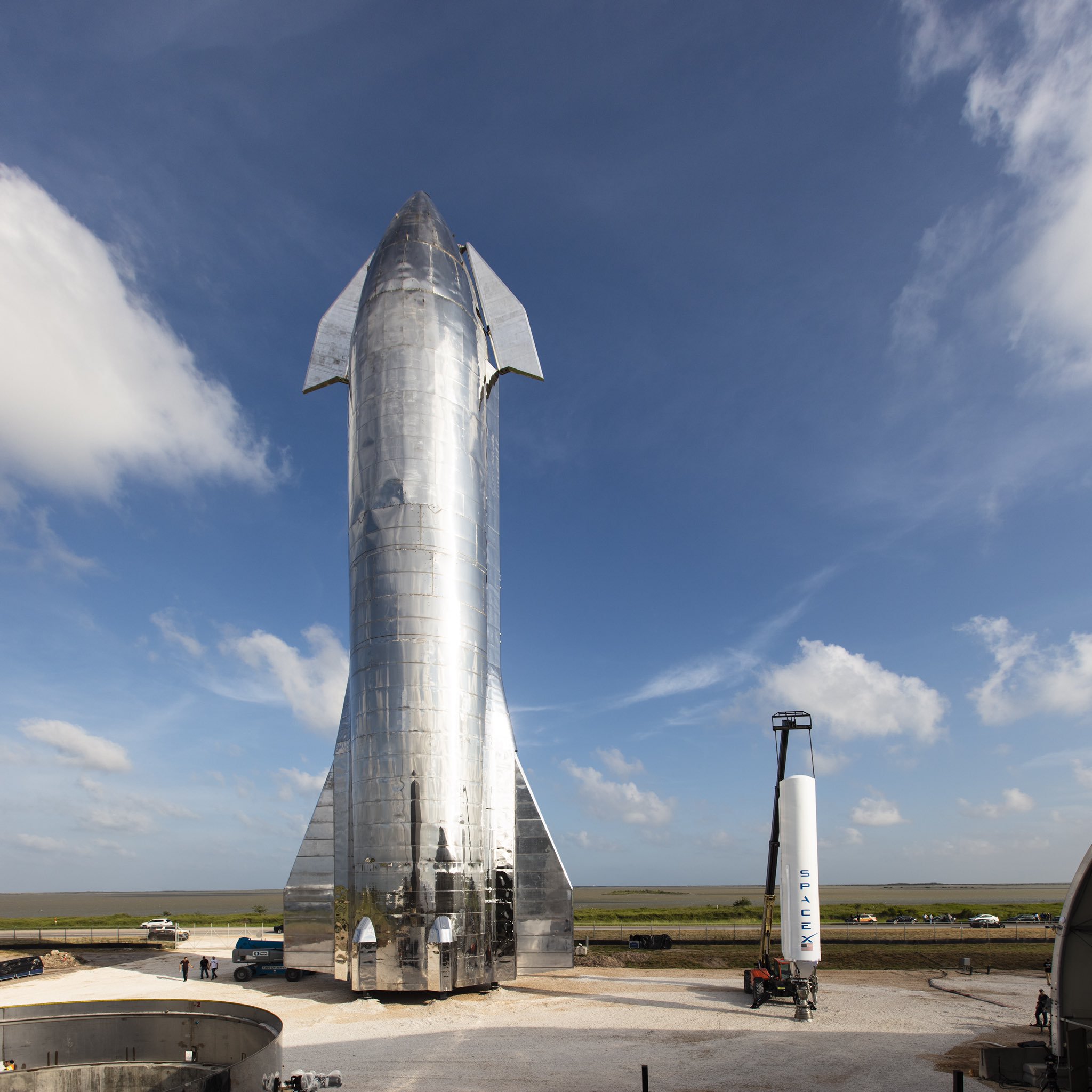 Starship: Илон Маск представил обновленную концепцию межпланетного корабля SpaceX и анонсировал орбитальный полет в течение полугода