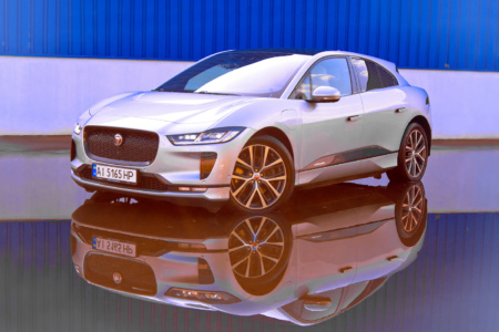Jaguar I-Pace стал самым продаваемым новым электромобилем в Украине по итогам восьми месяцев 2019 года, обогнав Nissan Leaf и BMW i3