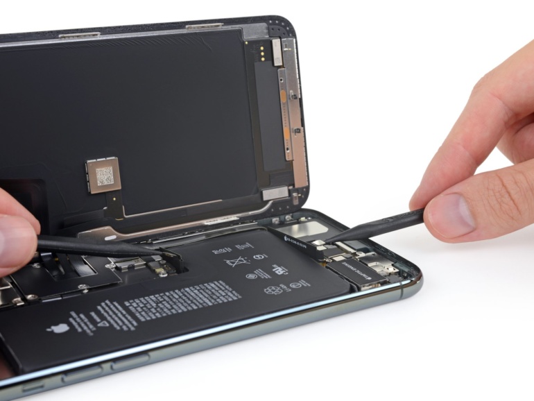 iFixit разобрали Apple iPhone 11 Pro Max и нашли в нём дополнительный разъём батареи, более крупный аккумулятор и модемы Intel