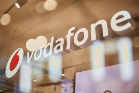 Vodafone Retail: В первые дни осени украинцы покупали преимущественно дешевые смартфоны, при этом средний чек за телефон составил 8877 грн, за гаджет — 1828 грн
