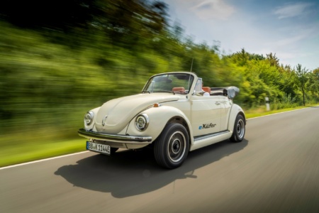 Volkswagen предложил владельцам классических Beetle трансформировать их автомобили в электромобили на основе компонентов VW e-up! (следующие на очереди Porsche 356 и VW Bus)