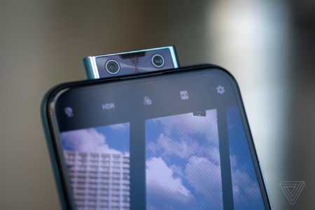 Смартфон Vivo V17 Pro получил выдвижной модуль с двойной камерой для автопортретов