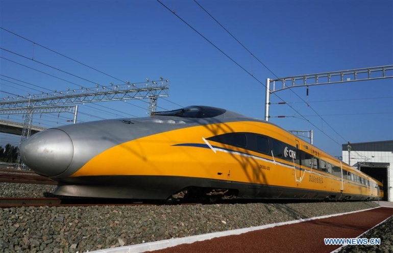 Китай готовится к открытию первой пассажирской автономной железной дороги. Правда, первоначально робопоезда будут ходить под присмотром машинистов