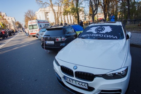 Правительство решило освободить от штрафов владельцев автомобилей на еврономерах до 2020 года