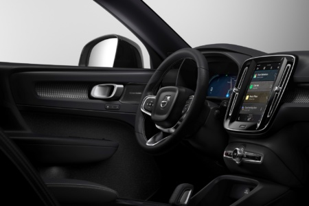 Электромобиль Volvo XC40 получит новую инфотейнмент систему на базе Android с беспроводным обновлением версий