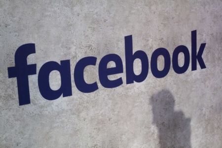 Facebook вынужден будет удалять публикации в странах ЕС, если того потребует суд