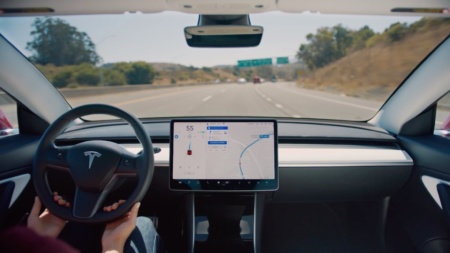 Самоуправляемая Tesla. Более 1 млн активаций Smart Summon и запуск Full Self-Driving до конца года