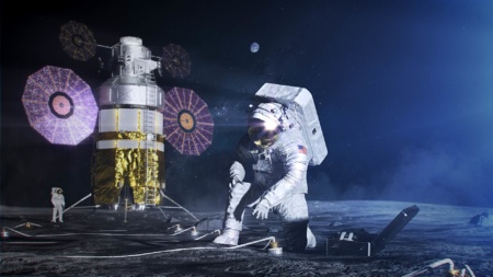 NASA показала новые скафандры для будущих миссий на Луну и Марс, а Virgin Galactic — экипировку для космических туристов, созданную совместно с Under Armour