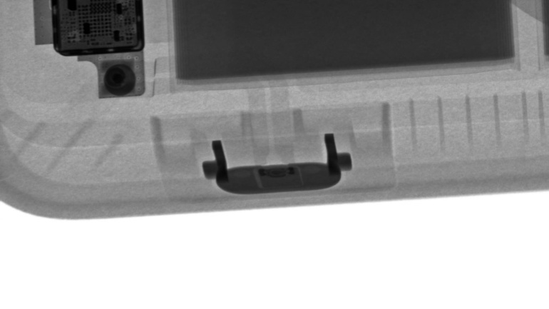 Рентгеновский снимок показал, как работает кнопка камеры в чехле Smart Battery Case для iPhone