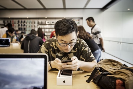 Китайцы 8 лет обманывали Apple, обменивая поддельные iPhone и iPad на новые. Сумма ущерба — $6,1 млн