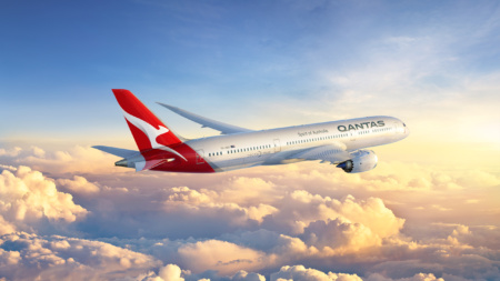 Авиакомпания Qantas прямо сейчас выполняет беспосадочный коммерческий рейс из Лондона в Сидней