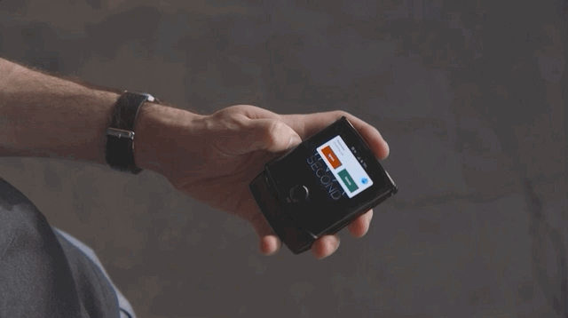 Возрождение легенды. Motorola представила раскладушку Razr 2019 со сгибаемым экраном